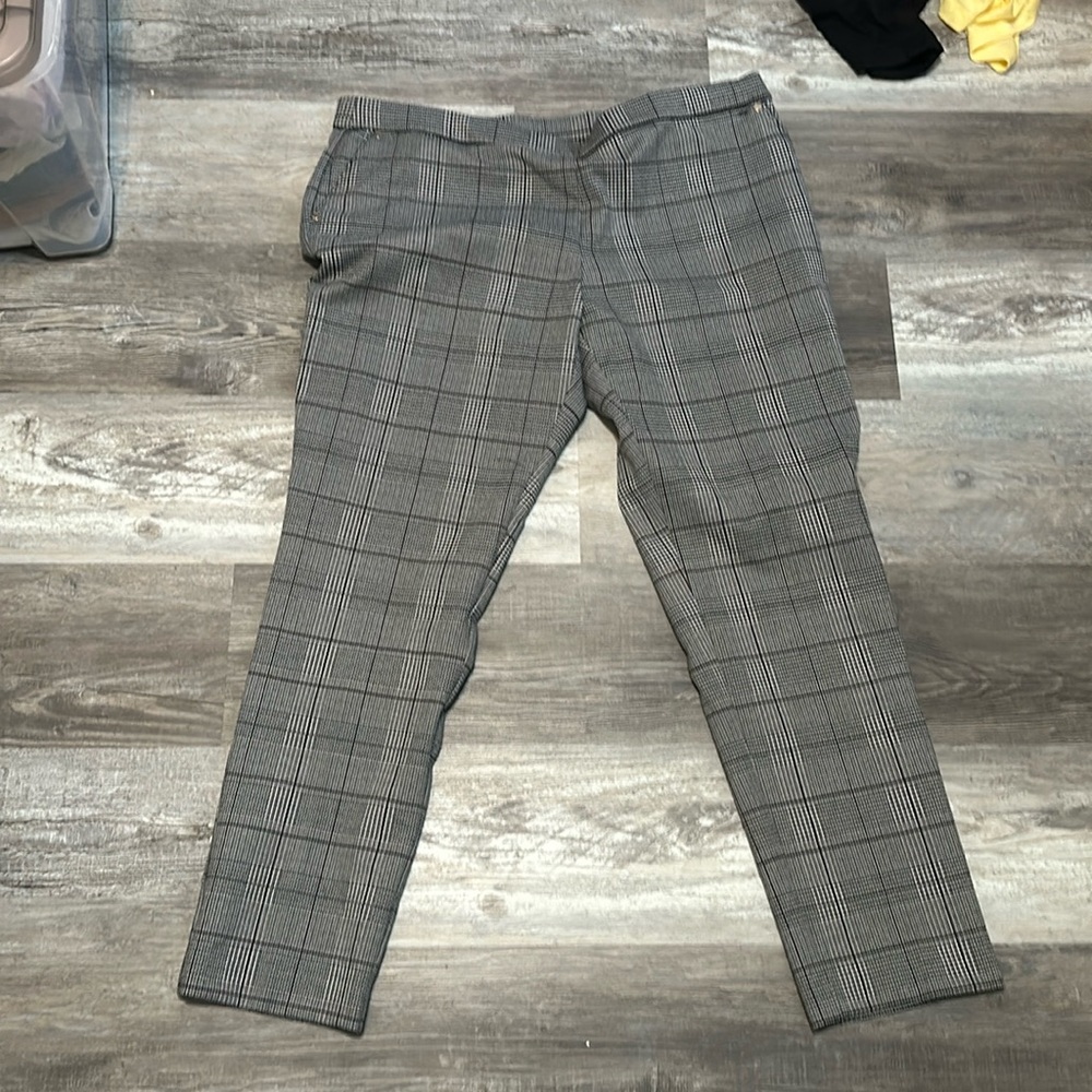 Ann Klein patterned work trousers. New with tags!